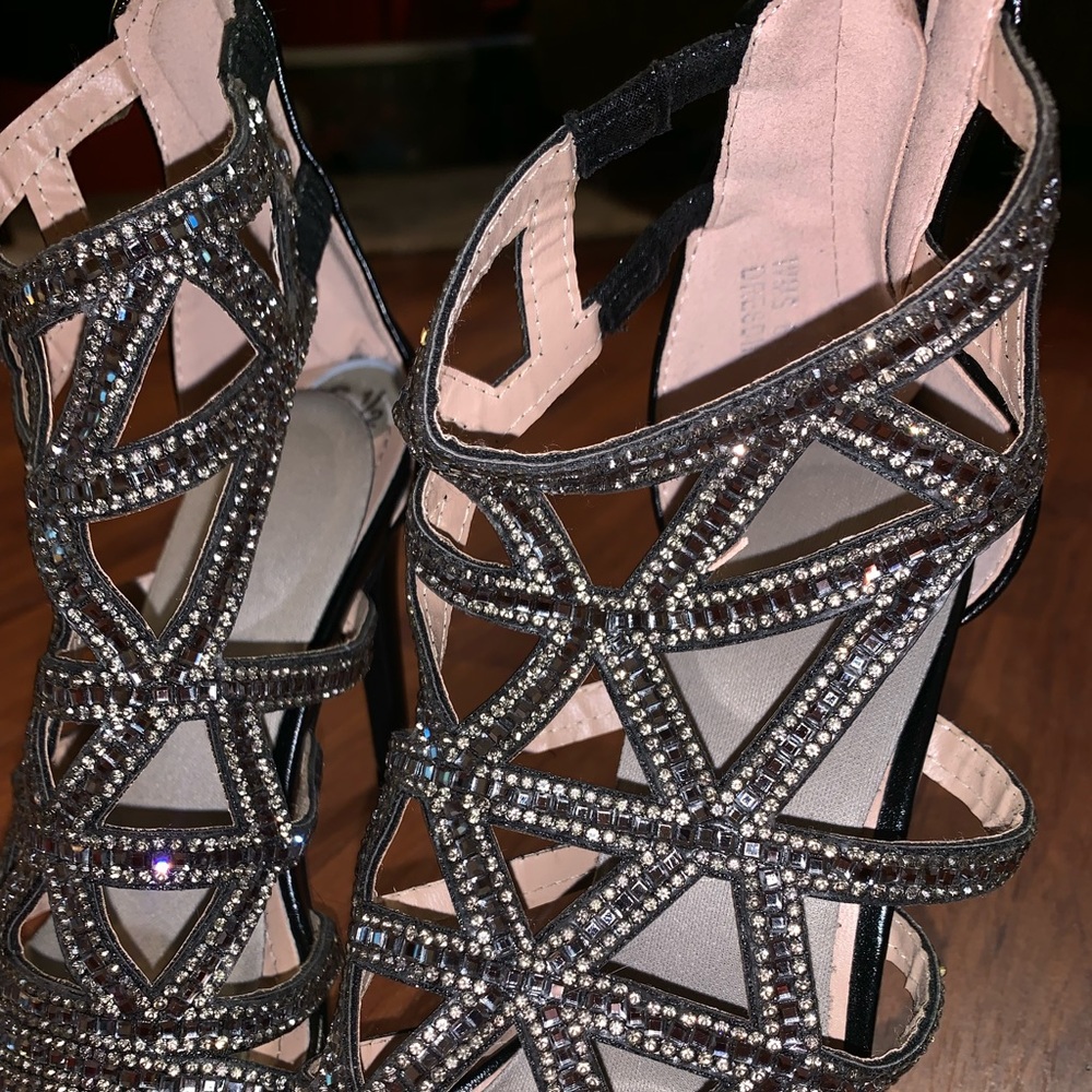 NWOT 6.5 Nine West Heels